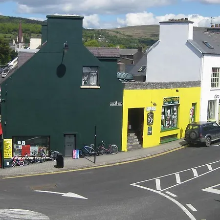 Failte Town Centre *